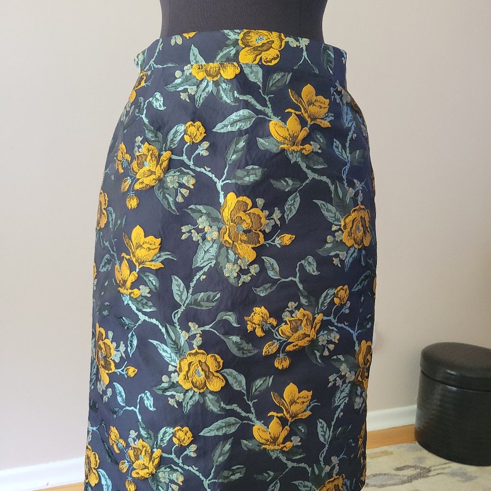 Jacquard Floral Print Pencil Skirt
